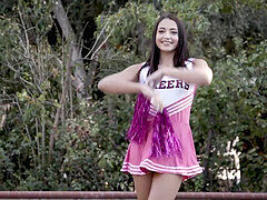 Pom pom girl, Chatte, Adolescente