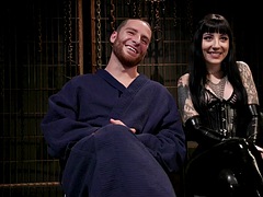 Kont, Lieveling, Bondage discipline sadomasochisme, Gebondenheid, Naakte man aangeklede vrouw, Handschoenen, Ondergoed, Voorbinddildo