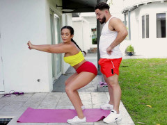 Kiki Klout and her trainer Peter Green on work out sessions