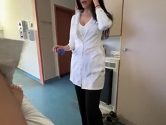 Sperma im mund, Kehlenfick, Hundestellung, Familie, Krankenschwester, Pov, Dusche, Eng