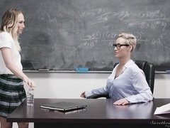舐める尻, デカ尻, デカパイ, 指いじり, キス, なめる, オマンコ, ティーン