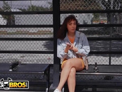 Gros cul, Gros seins, Brunette brune, Voiture, Gorge profonde, Interracial, Adolescente, Nénés