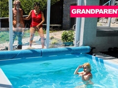 Schwarz, Oma, Gruppe, Handjob, Hardcore, Hd, Orgie, Öffentlich