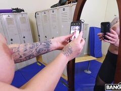 Tetas grandes, Rubia, Tetona, Atrapados, Madres para coger, Mamá, Sexo soft, Tatuaje