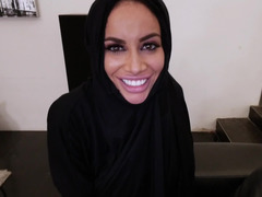 Arabisch, Grosser arsch, Grosse titten, Hundestellung, Aufs gesicht abspritzen, Lingerie, Hintern versohlen, Titten