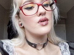 Penetracion con dedos, Gafas, Mucama, Chupando
