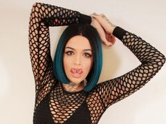 Gros cul, Grosse bite, Sucer une bite, En levrette, Gothique, Hard, Seins naturels, Cheveux courts