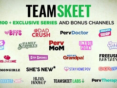 Grosser schwanz, Grosse titten, Schwarz, Blasen, Sperma im mund, Spermaladung, Hardcore, Flotter dreier