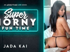 Aziatisch, Grote kont, Bruinharig, Vingeren, Handbeurt, Moeder die ik wil neuken, Tieten likken, Speelgoed