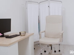Leie, Blondine, Blasen, Erotisch, Interrassisch, Lecken, Krankenschwester, Eng