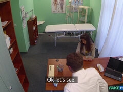 Amateur, Brunette brune, Médecin, Bureau, Chatte, Gicler, Uniforme, Voyeur