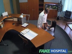 Enthousiasteling, Bruinharig, Arts, Exam, Hd, Natuurlijke tieten, Verpleegster, Gezichtspunt