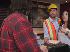 Anal, Morena, Ama de casa