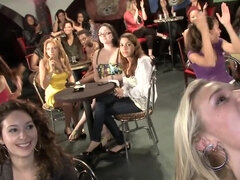 Sperma shot, Handbeurt, Latijnse vrouw, Orgasme, Feest, Roodharige vrouw, Verlegen, Zuigen