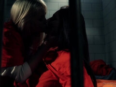 Rondborstig, Oudere vrouw, Vrouw, Zoenen, Lesbisch, Rijpe lesbienne, Moeder die ik wil neuken, Nat