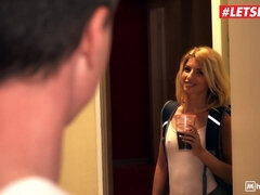 Blonde shares the room with a guy and blows his prick