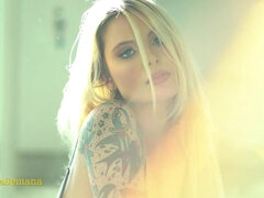 Tetas grandes, Tetona, Pies, Latina, Perforación, Solo, Tatuaje, Tetas