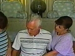 18 jahre, Leie, In den arsch, Arsch, Braunhaarige, Hardcore, Lecken, Muschi