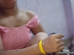 Grosse bite, Petit ami, Tir de sperme, Conversation vulgaire, Branlette thaïlandaise, Fait maison, Indienne, Uniforme