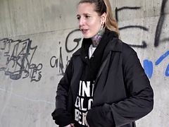 Loco, Alemán, Sexo duro, Tatuaje