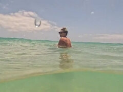 Enthousiasteling, Mollig, Flashing, Rijpe lesbienne, Nudist, Alleen, Plagen, Tieten likken