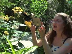 Leie, Blasen, Braunhaarige, Kleid, Nahrung, Freundin, Muschi, Titten