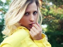 お尻, 目瞪口呆, 手コキする, オナニー, アウトドア, 剃毛, ティーン, オッパイの