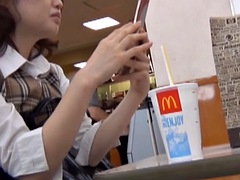 Asiatisch, Kitzler, Japanische massage, Masturbation, Öffentlich, Solo, Jungendliche (18+)