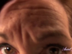 Braunhaarige, Hausfrau, Küche, Masturbation, Muschi, Rasiert