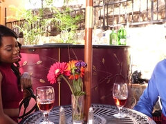 Grosse bite, Noire, Sucer une bite, Tromperie, Hd, Talons, Embrassement, De plein air