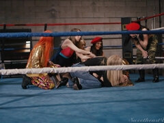 Lesbian Wrestling Kinky Porn