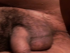 Asia Ladyboy wird geil anal gefickt ohne Kondom