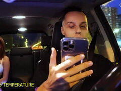 Amateur, Garce, Voiture, Fétiche, Hard, Se déshabiller, Nénés