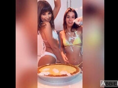 Жопа, Бикини, Фетиш, Еда, На кухне, Молоденькие, Сиськи, Вебкамера