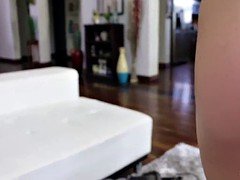 Nana, Blonde, Suçant