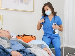 Anaal, Aziatisch, Pijpbeurt, Hondjeshouding, Natuurlijke tieten, Verpleegster, Mager, Tiener