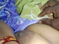 18, 叔母, 家族, 指いじり, 自家製, インド人, 乳首, 小柄