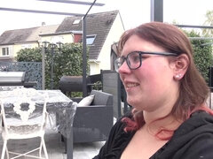Leie, Tussi, Grosse titten, Blasen, Schwanz, Französisch, Rotschopf, Flotter dreier