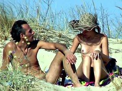 Plage, Couple, Hd, Mère que j'aimerais baiser, Nudiste, Voyeur, Épouse