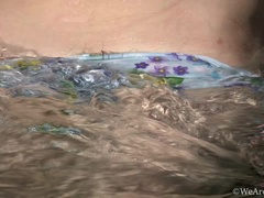 Culo, Morena, Peludo, Masturbación, Maduro, Al aire libre, Piscina