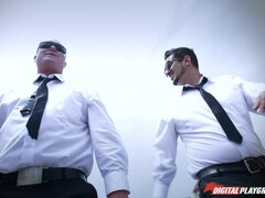 Tetas grandes, Coche, Garganta profunda, Rostro sentado, Sexo duro, Tacones, Al aire libre, Pequeña