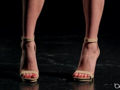 Arsch, Blasen, Fetisch, Fußfetisch, Hardcore, Muschi, Eng, Titten