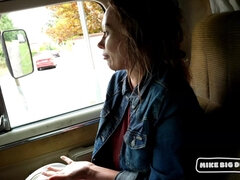 Grosse titten, Bizarr, Braunhaarige, Kehlenfick, Handjob, Hd, Geld, Jungendliche (18+)