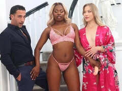 デカ尻, デカチン, デカパイ, フェラチオ, バック, 人形, 女 人男 人, 異人種間