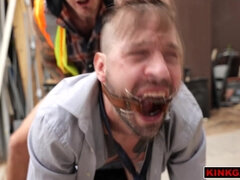 Sucer une bite, Gorge profonde, Queue, Poilue, Branlette thaïlandaise, Humiliation, De plein air, Tatouage