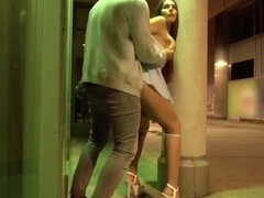 public brounette - Blowjobs