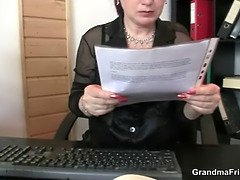 ビッチ, エロ熟女, オフィス, オージー, 現実, 赤毛, 馬乗り, フェラする