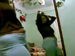 Amateur, Arabe, Brunette brune, Mère que j'aimerais baiser, Nue  à poil, Nue, Solo, Nénés