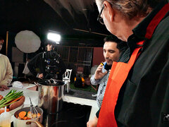 Entre bastidores, Culo grande, Mamada, Estilo perrito, Jeans, Cocina, Pov