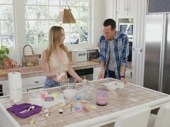 Grosse bite, Gros seins, Sucer une bite, En levrette, Hard, Hd, Maman, Seins naturels